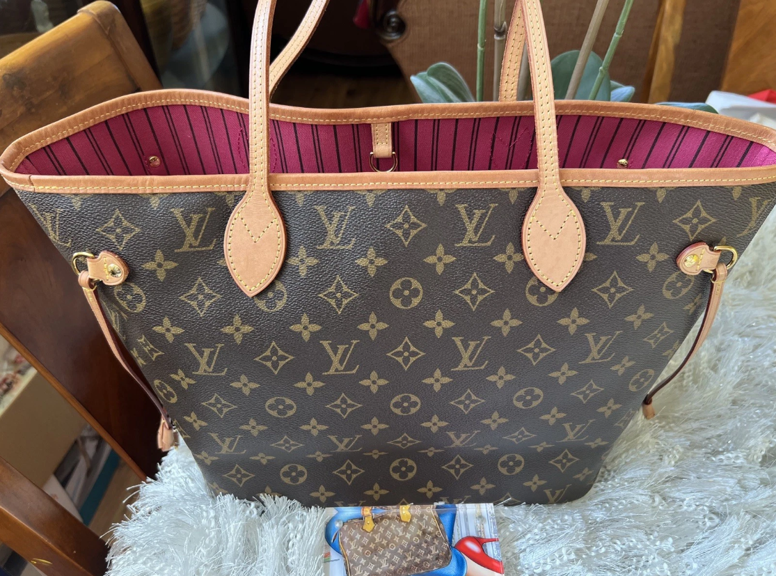 Louis Vuitton Neverfull MM Monogram Tote Bag M41178