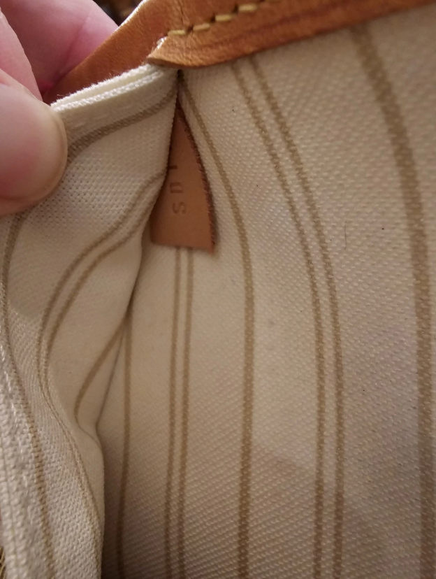 Louis Vuitton Neverfull MM Tote Damier Azur