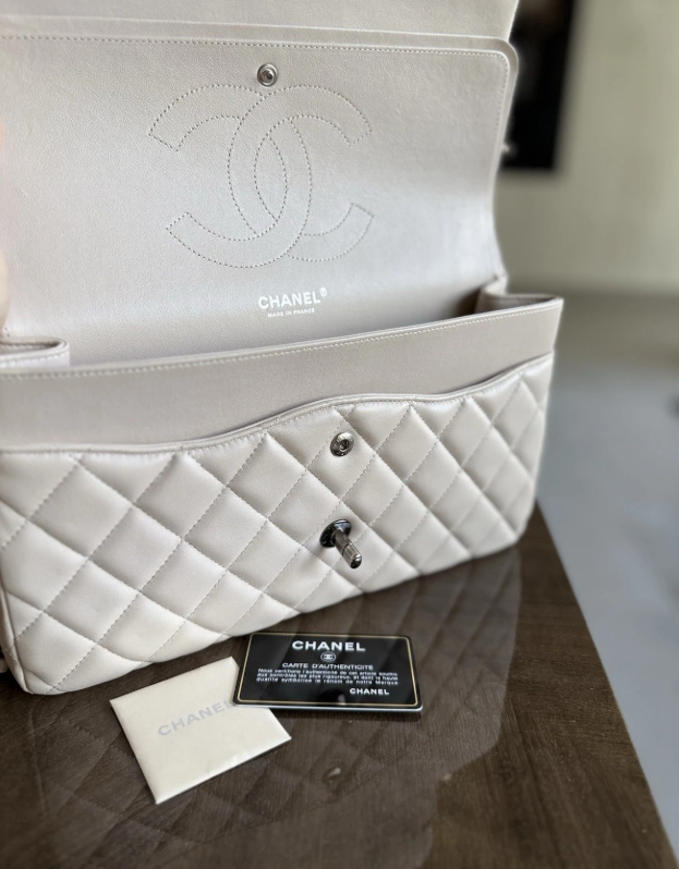 CHANEL Classic Jumbo Double Flap Bag – Ivory Quilted Lambskin
