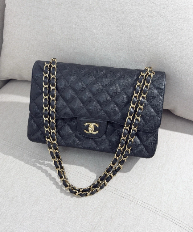 CHANEL Classic Black caviar jumbo Classic Double Flap Large