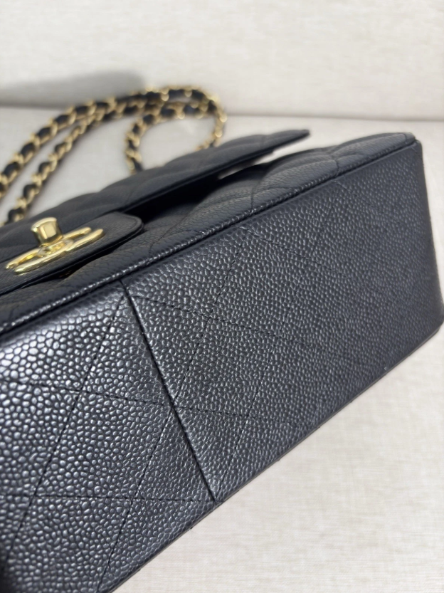 CHANEL Classic Black caviar jumbo Classic Double Flap Large